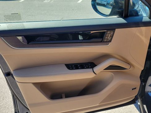 New 2026 Porsche Cayenne S image 24