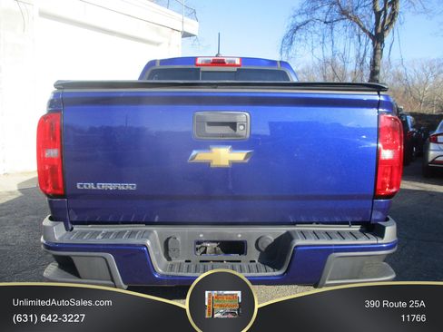 Used 2017 Chevrolet Colorado Z71 AWD/4WD image 2