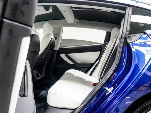 Used 2019 Tesla Model 3 Long Range image 31