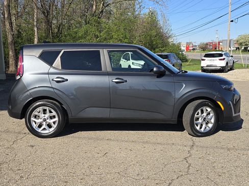 Used 2024 Kia Soul LX w/ Option Group 015 FWD image 8