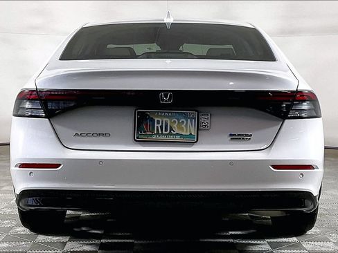 Used 2024 Honda Accord Touring image 3