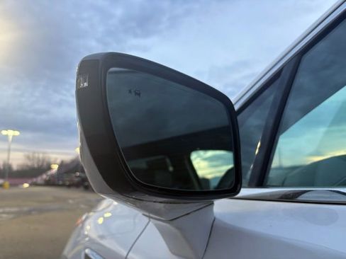 Used 2021 Buick Enclave Essence w/ Sound and Sites Package image 10