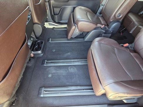 Certified 2023 Toyota Sienna Platinum FWD image 17