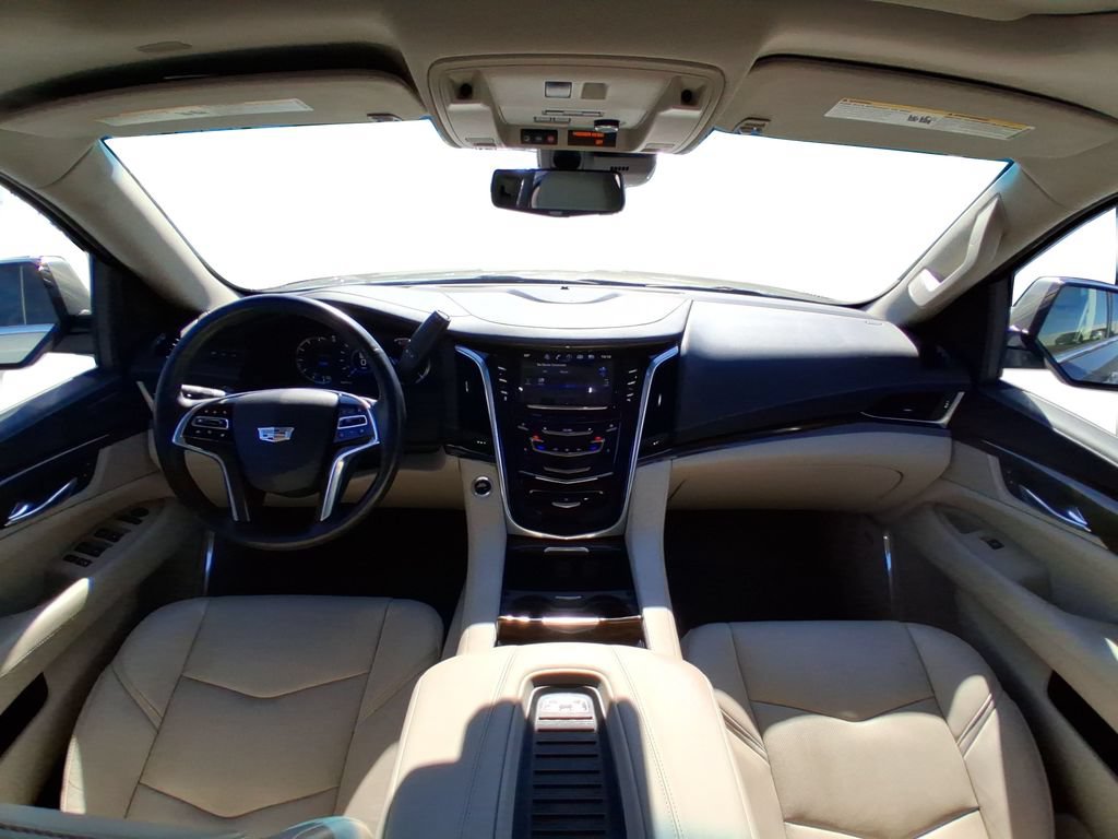 Used 2019 Cadillac Escalade Luxury w/ LPO, Radiant Package AWD/4WD image 12