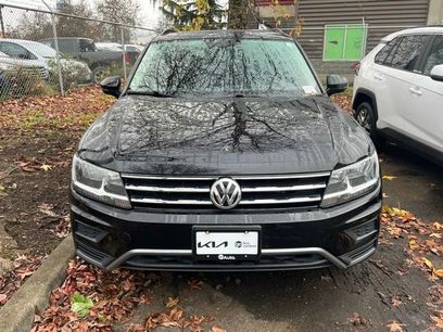 Used 2018 Volkswagen Tiguan SE w/ Panoramic Sunroof Package