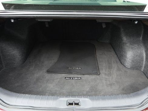 Used 2024 Nissan Altima 2.5 SV image 10