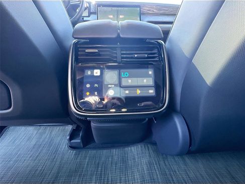 Used 2022 Rivian R1T Launch Edition image 18