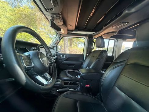 Used 2021 Jeep Wrangler Unlimited Sahara w/ Cold Weather Group AWD/4WD image 4