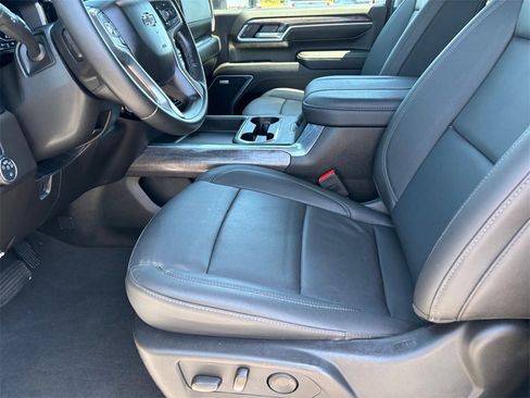 Used 2025 Chevrolet Silverado 2500 LTZ w/ Trail Boss Package image 12