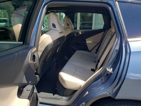 New 2026 BMW X3 xDrive30i w/ Premium Package AWD/4WD image 13