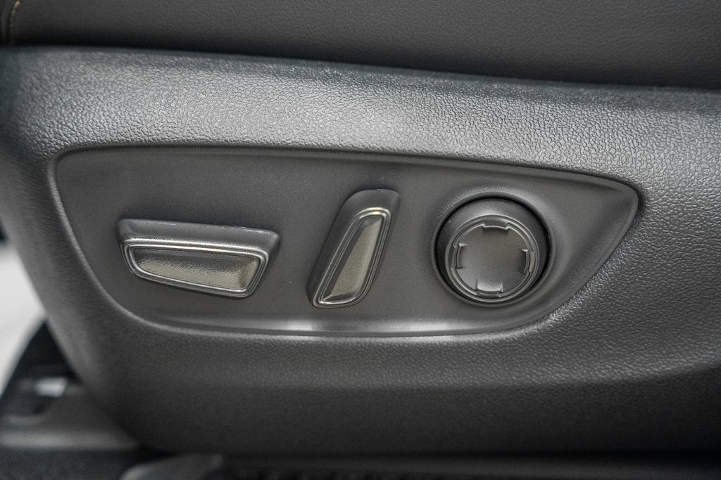 New 2026 Toyota Sienna XLE Woodland Edition AWD/4WD image 43