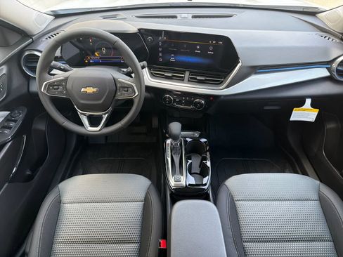 New 2026 Chevrolet Trax LT w/ Driver Confidence Package FWD image 3