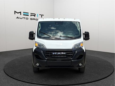 Used 2024 RAM ProMaster 2500 w/ Convenience Group FWD image 3