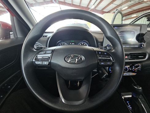 Used 2022 Hyundai Kona SE FWD image 8