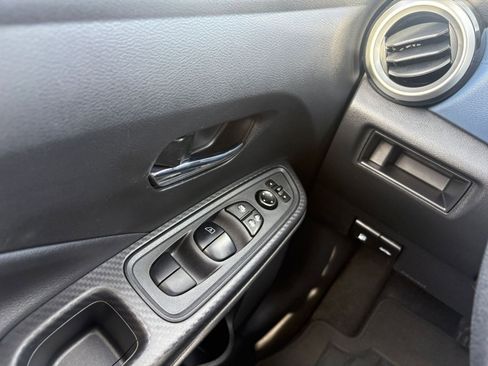 Used 2025 Nissan Versa SV image 18