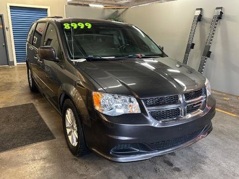 Used 2016 Dodge Grand Caravan SXT w/ Rear Park Assist Package image 3