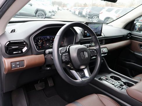 Certified 2025 Honda Pilot Elite image 18