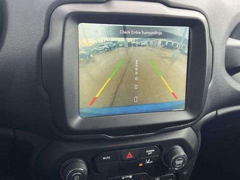 Used 2021 Jeep Renegade Trailhawk image 24
