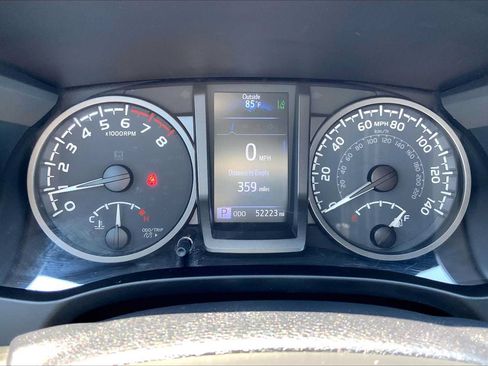 Used 2022 Toyota Tacoma TRD Sport w/ Technology Package AWD/4WD image 23