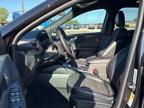 Used 2024 Ford Escape ST-Line w/ Tech Pack #1 AWD/4WD image 10