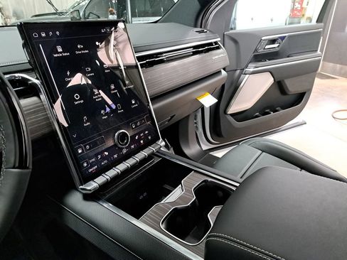 New 2025 GMC Sierra EV Denali image 29