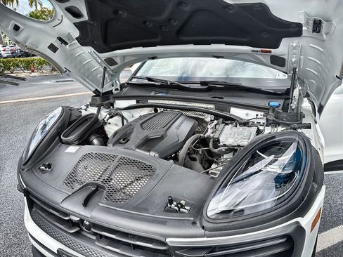 Used 2024 Porsche Macan image 29