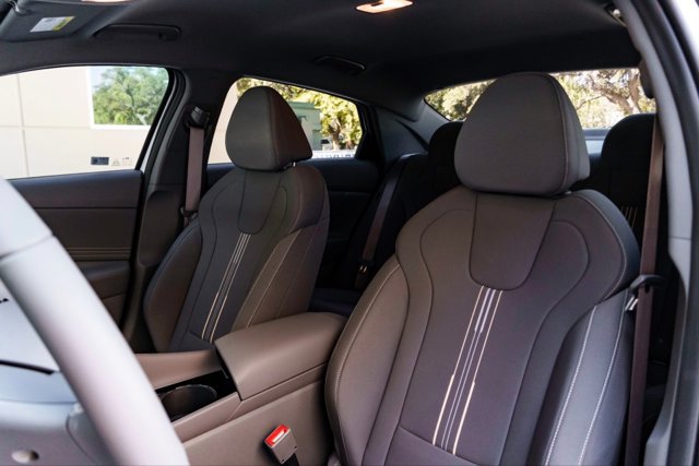 New 2025 Hyundai Elantra SEL FWD image 9