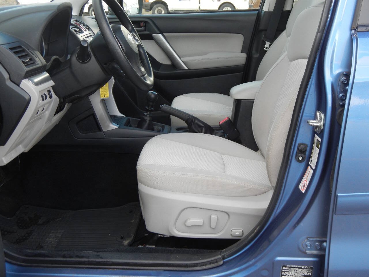 Used 2015 Subaru Forester 2.5i Premium AWD/4WD image 26