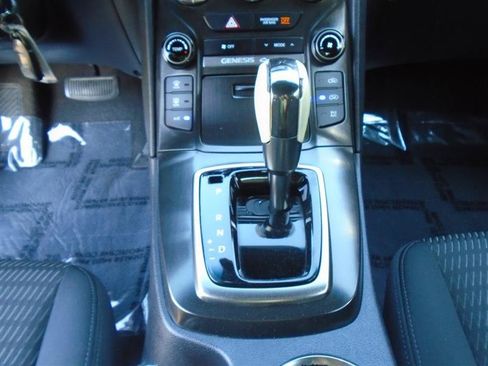 Used 2013 Hyundai Genesis 2.0T RWD image 12