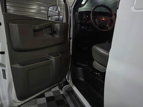 Used 2019 Chevrolet Express 2500 w/ Driver Convenience Package RWD image 28