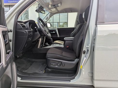 Used 2022 Toyota 4Runner Trail Special Edition AWD/4WD image 12