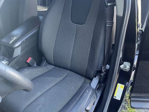 Used 2017 Chevrolet Equinox LT FWD image 11