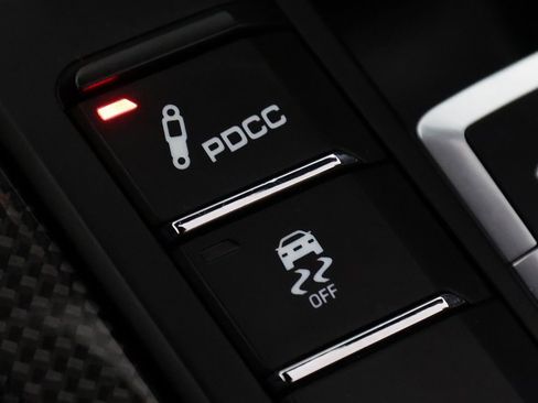 Used 2018 Porsche 911 Turbo image 32