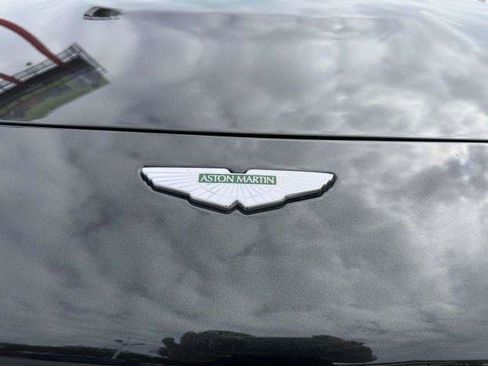 Used 2022 Aston Martin V8 Vantage Roadster RWD image 11