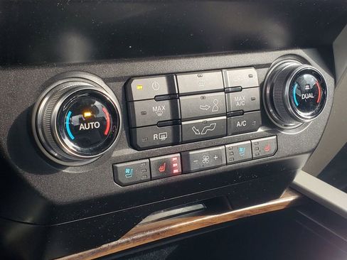 Used 2020 Ford F150 Lariat w/ Equipment Group 502A Luxury image 28