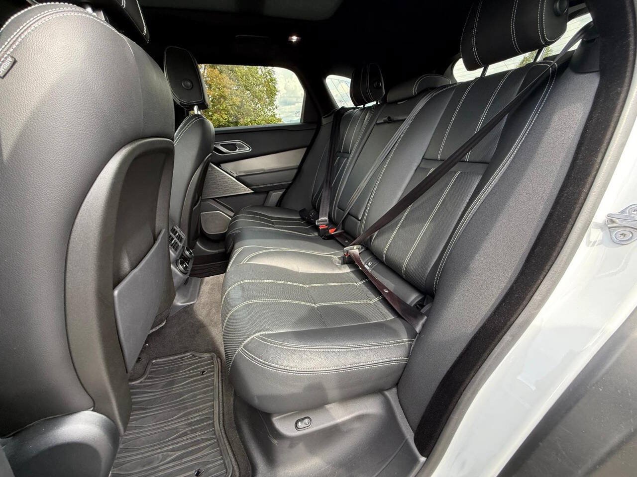 Used 2018 Land Rover Range Rover Velar S AWD/4WD image 11