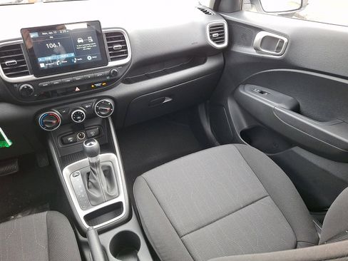 New 2026 Hyundai Venue SE image 11
