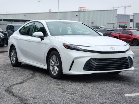 Used 2026 Toyota Camry LE image 2