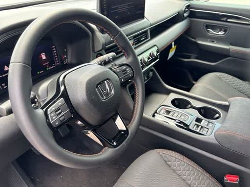 Used 2026 Honda Pilot Sport image 10