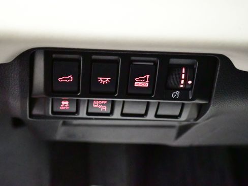 Used 2022 Subaru Ascent Limited w/ Technology Package image 28