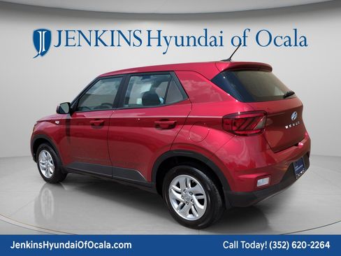 Certified 2024 Hyundai Venue SE FWD image 6