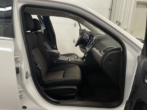 Used 2022 Chrysler 300 Touring AWD/4WD image 42