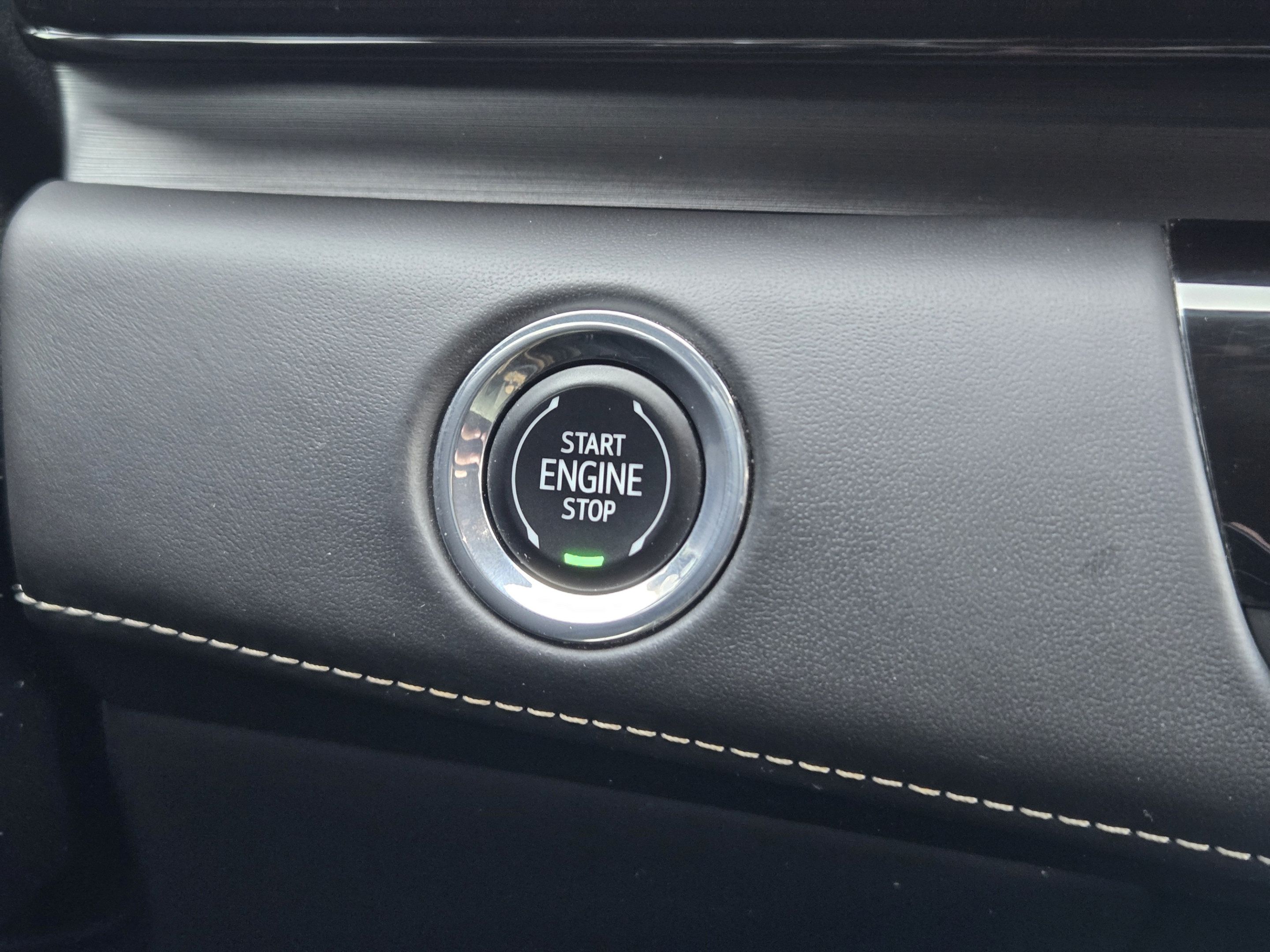 Used 2023 Cadillac Escalade ESV Sport Platinum w/ LPO, ONYX Package AWD/4WD image 19