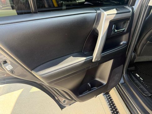 Used 2014 Toyota 4Runner SR5 Premium w/ Convenience Package AWD/4WD image 14