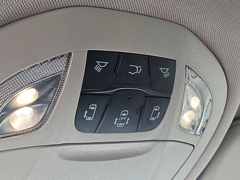 Used 2022 Chrysler Voyager LX w/ Fleet Security Group image 28