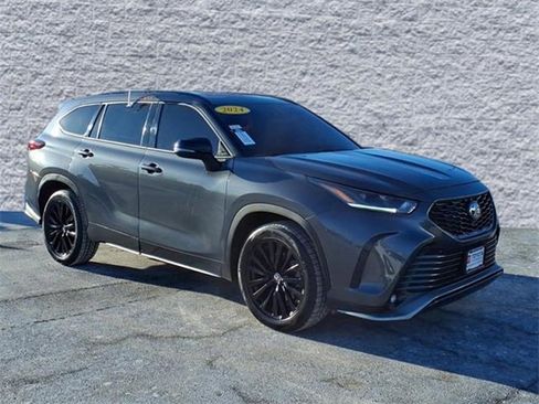 Used 2024 Toyota Highlander XSE image 1