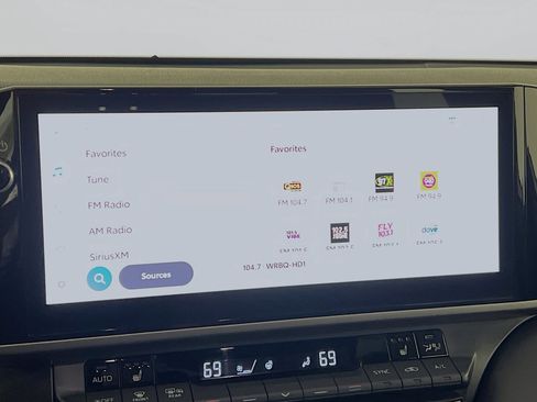 Used 2025 Toyota Camry XSE image 27