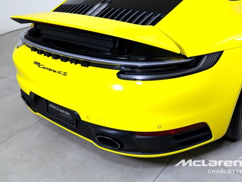 Used 2022 Porsche 911 Carrera 4S w/ Premium Package image 32