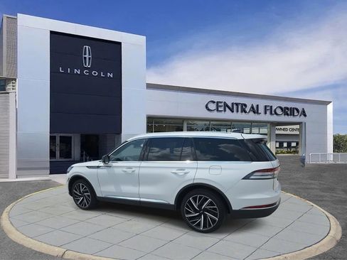 Used 2025 Lincoln Aviator Reserve w/ Equipment Group 201A image 7