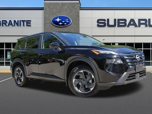 Used 2025 Nissan Rogue SV AWD/4WD image 3